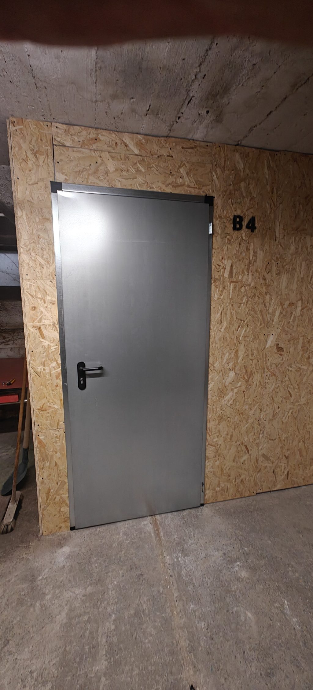 Box B4